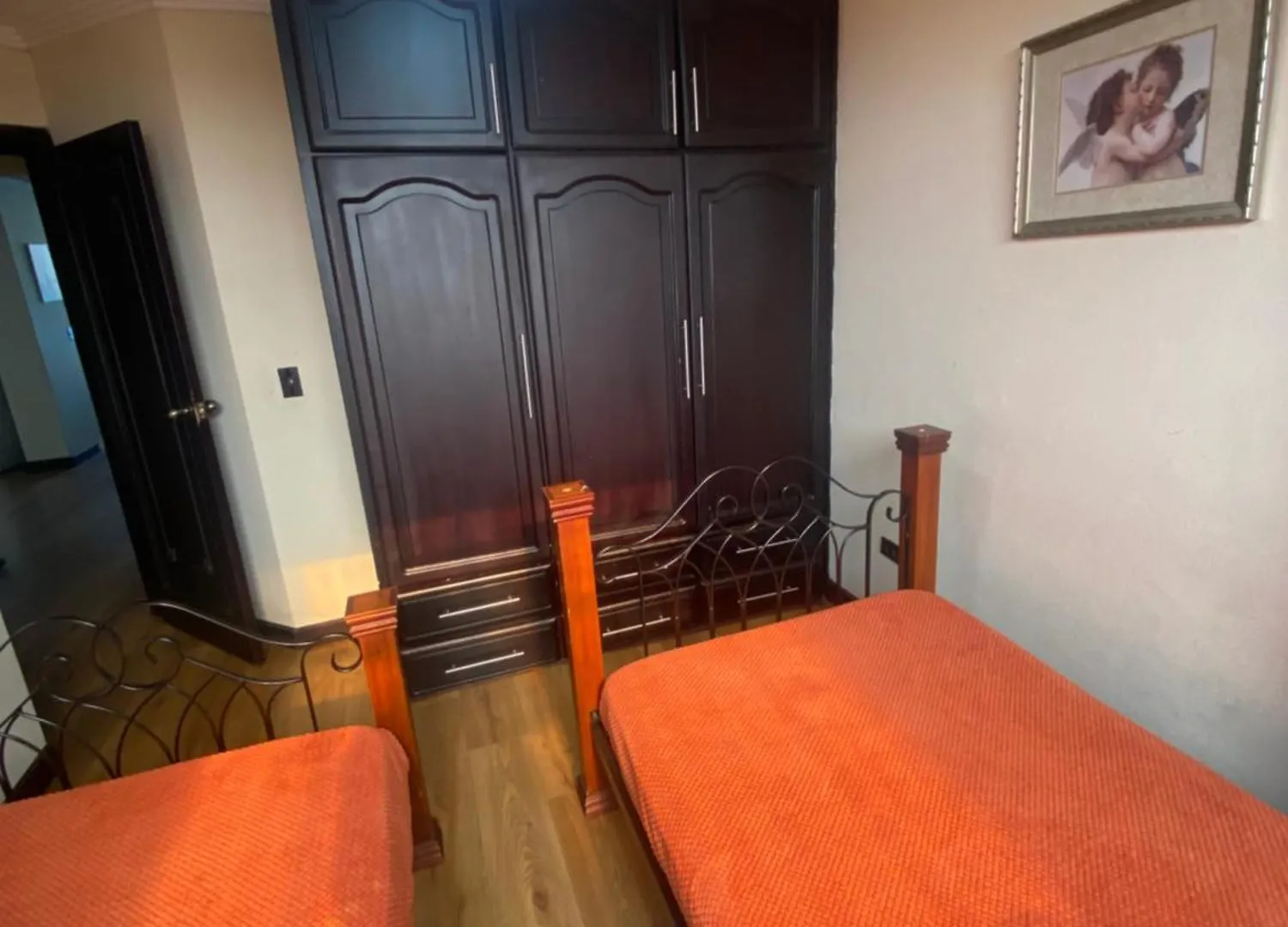 V-Exclusivo Departamento Con Tres Dormitorios Y Free Parking Cuenca Apartmán