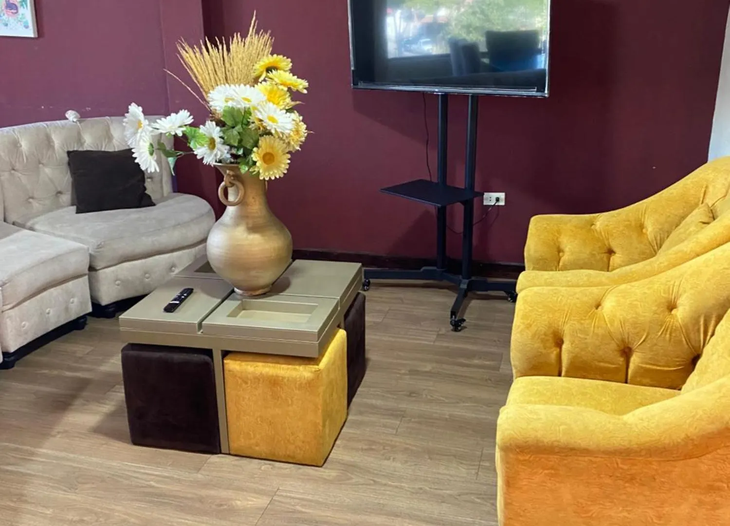 V-Exclusivo Departamento Con Tres Dormitorios Y Free Parking Cuenca