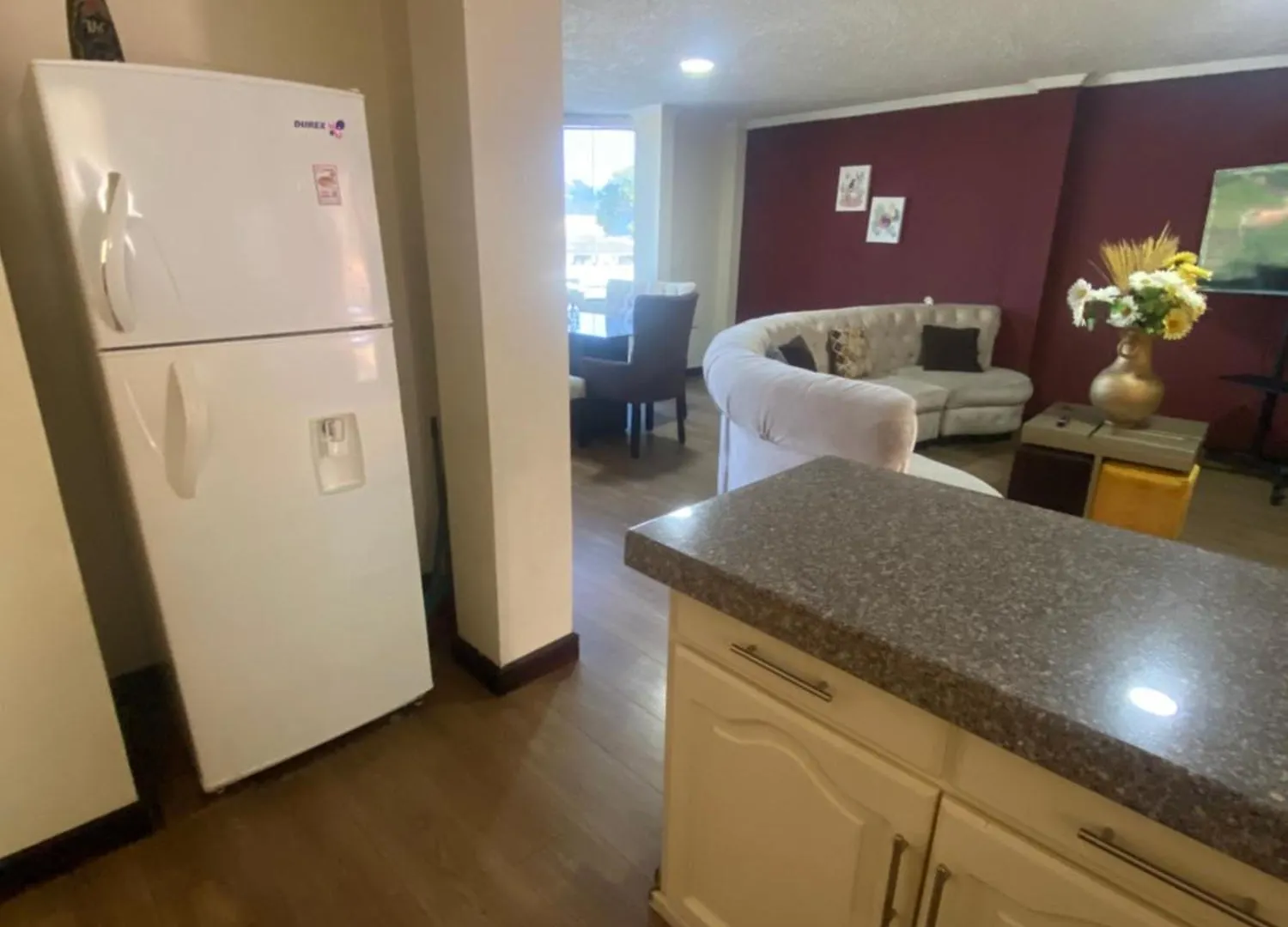 V-Exclusivo Departamento Con Tres Dormitorios Y Free Parking Cuenca Ekvádor