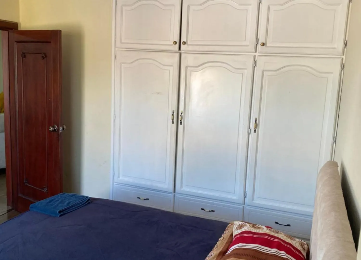 V-Exclusivo Departamento Con Tres Dormitorios Y Free Parking Cuenca 0*,  Ekvádor